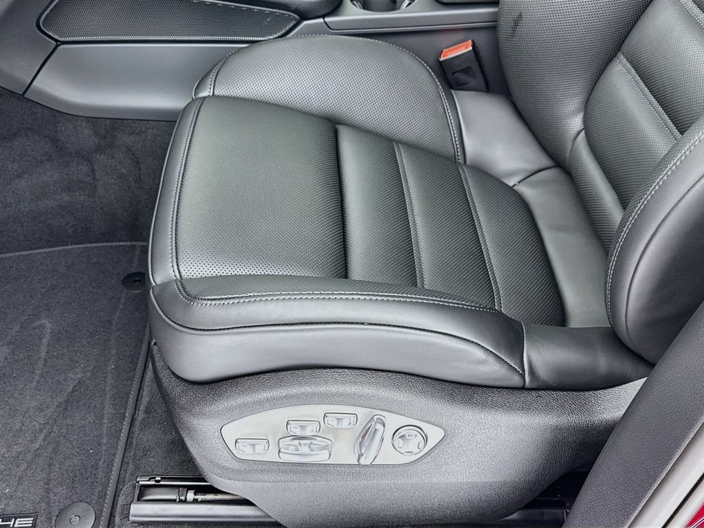 New 2026 Porsche Macan S AWD/4WD image 13