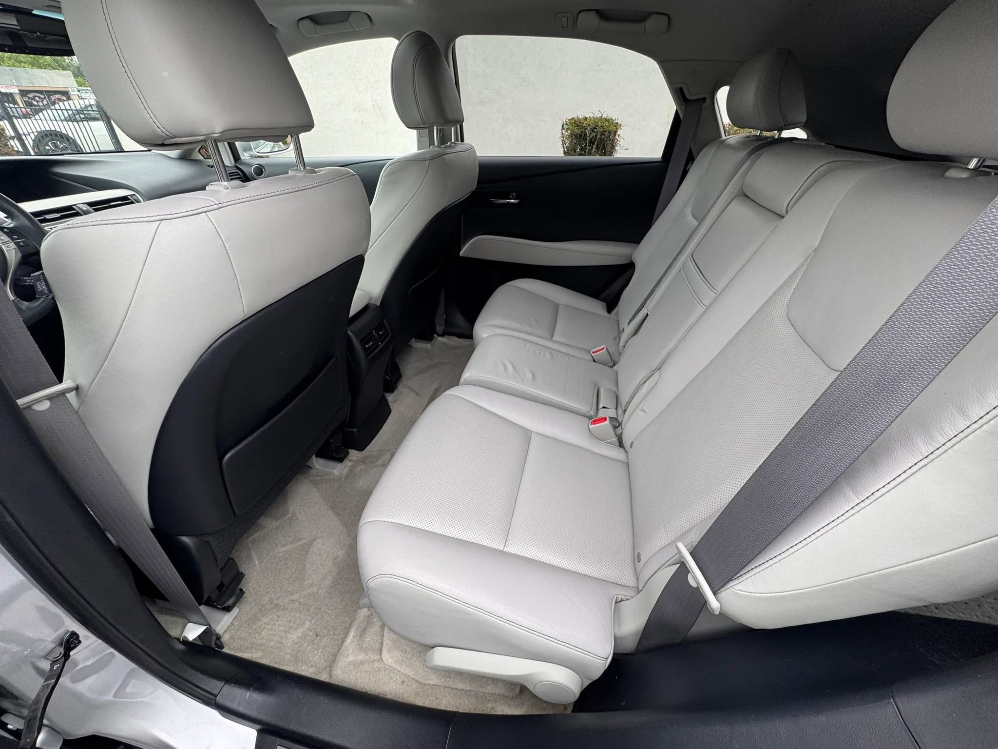 Used 2014 Lexus RX 450h AWD image 16