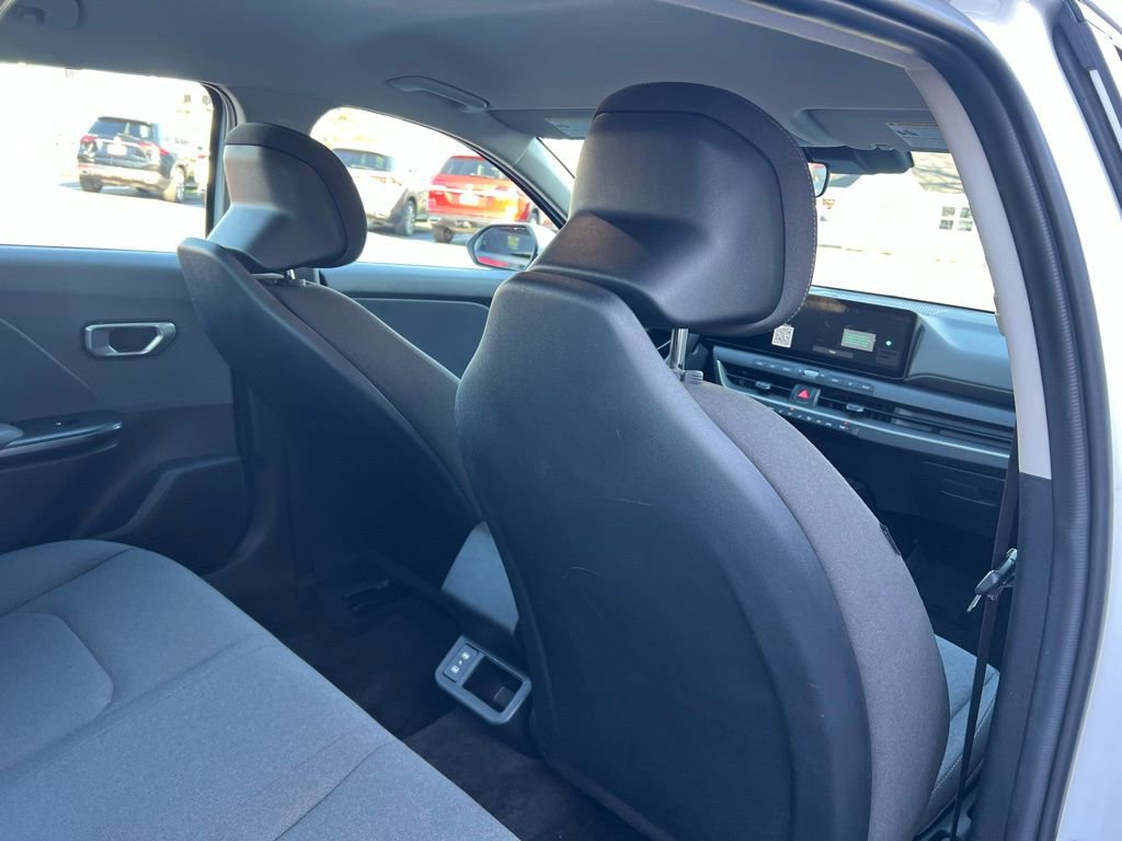 Used 2025 Kia K4 LXS image 27