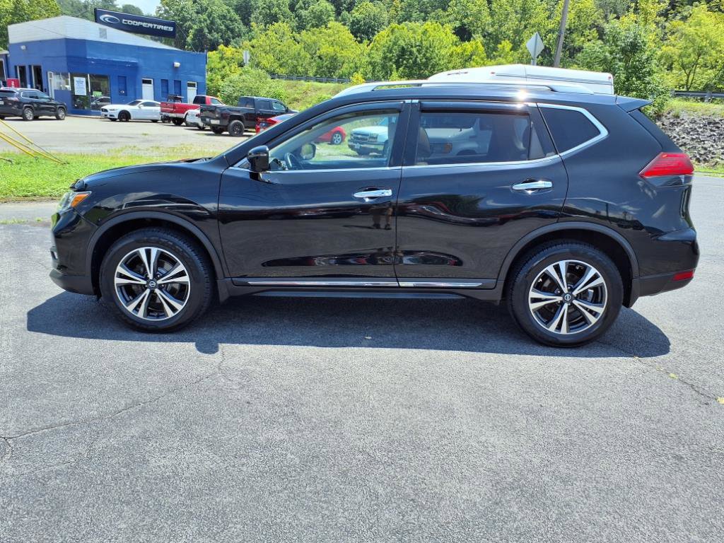 Used 2017 Nissan Rogue SL w/ SL Premium Package image 2