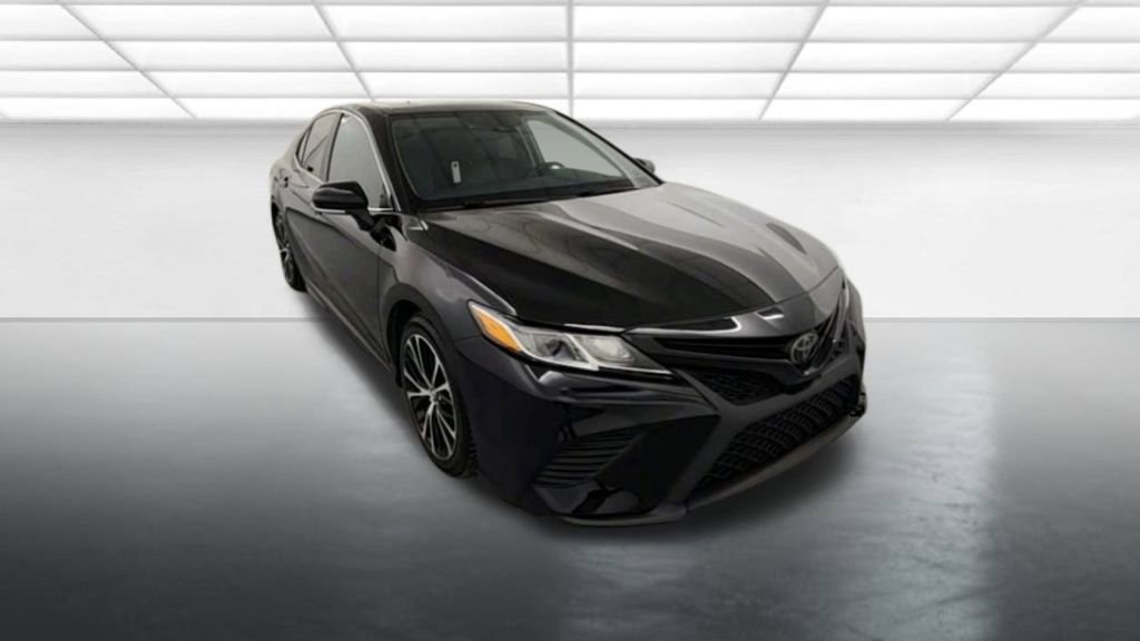 Used 2020 Toyota Camry SE w/ Audio Package image 2