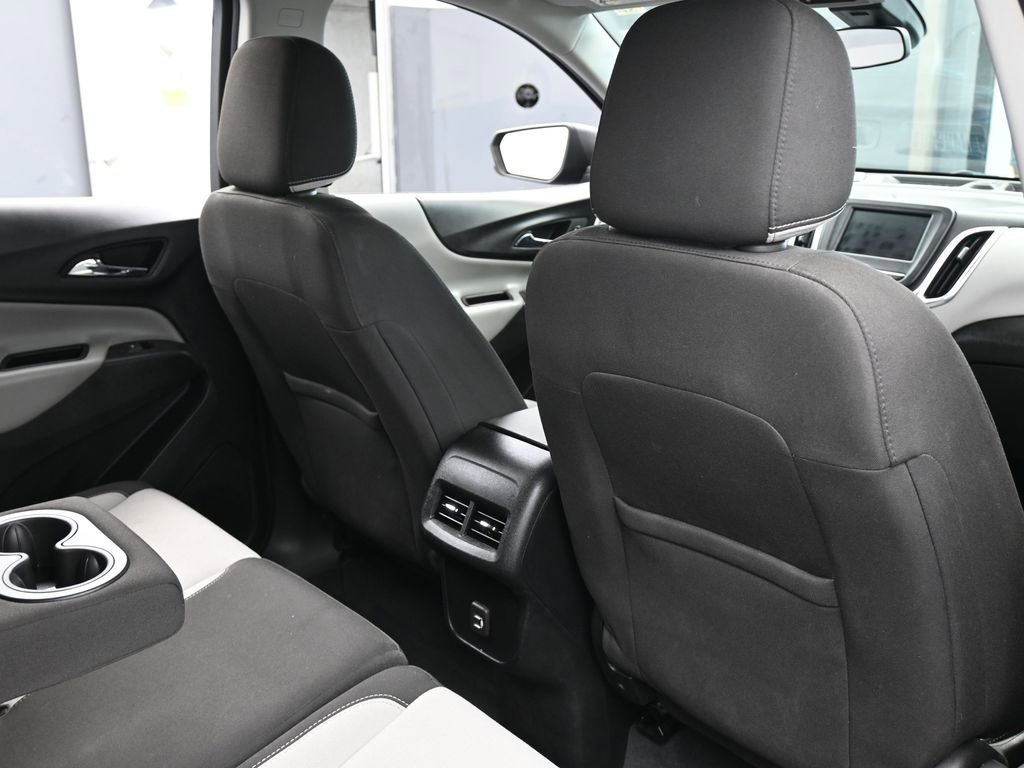 Used 2020 Chevrolet Equinox LS image 36
