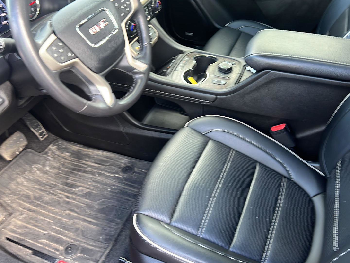 Used 2021 GMC Acadia Denali w/ Denali Ultimate Package AWD/4WD image 19