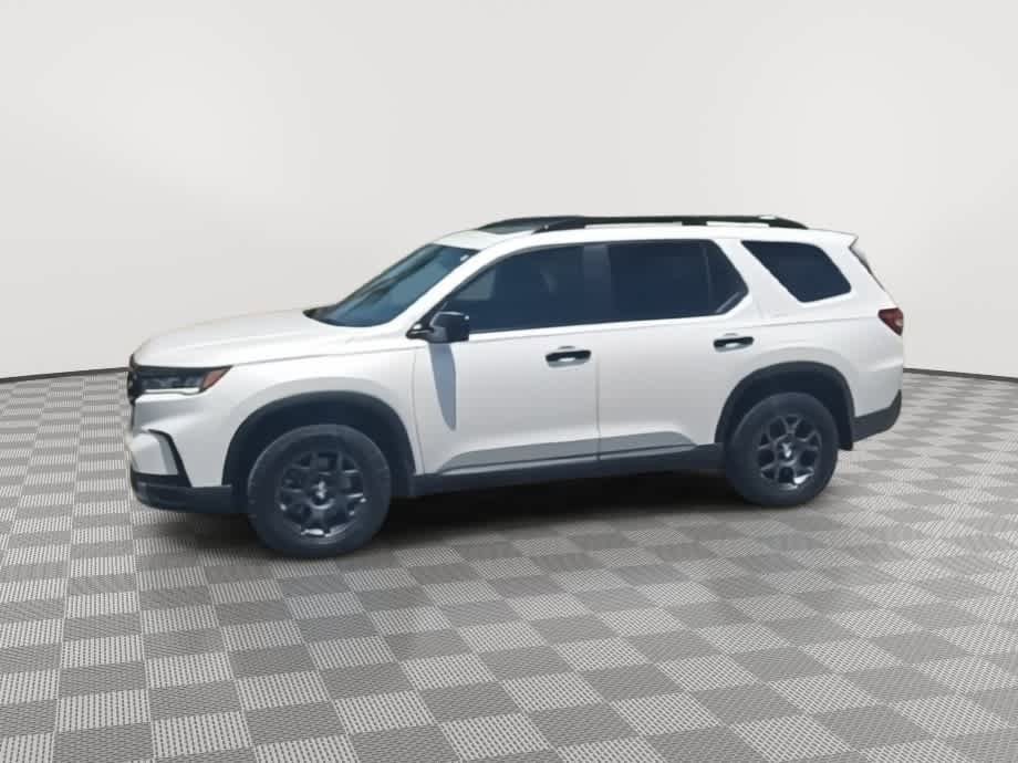 Used 2023 Honda Pilot TrailSport image 4