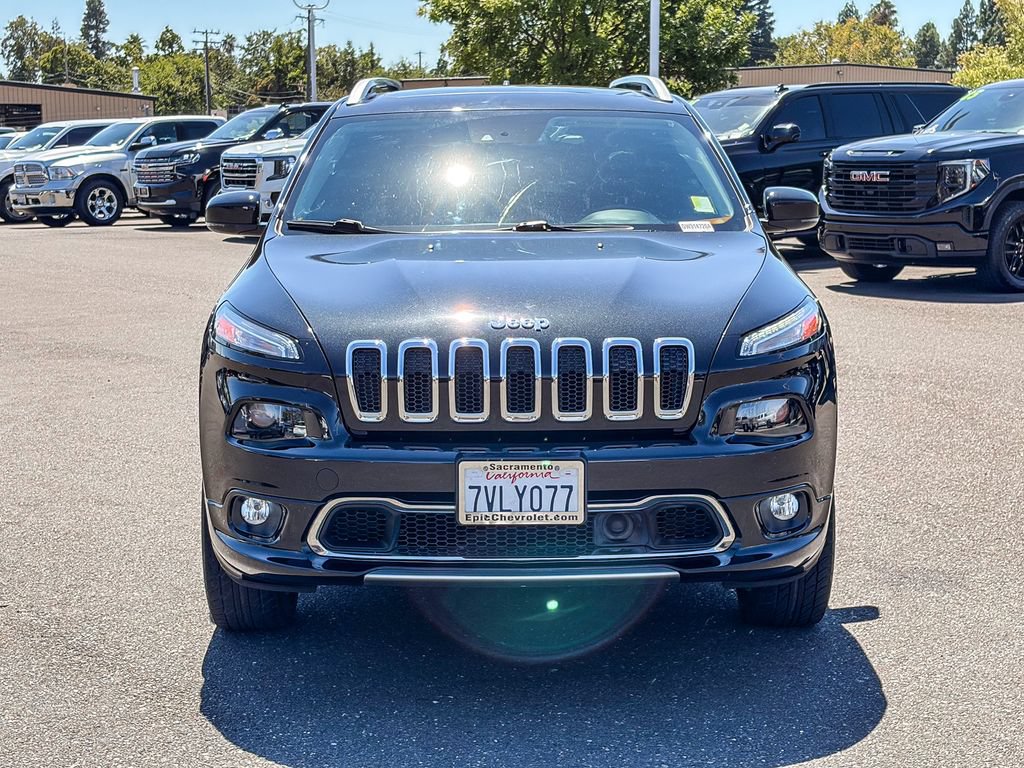 Used 2016 Jeep Cherokee Overland w/ Technology Group AWD/4WD image 6