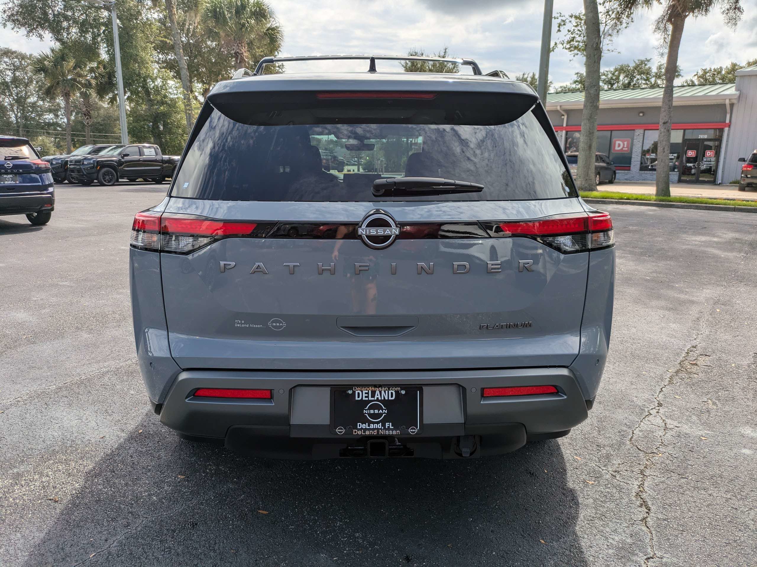 New 2026 Nissan Pathfinder Platinum FWD image 5