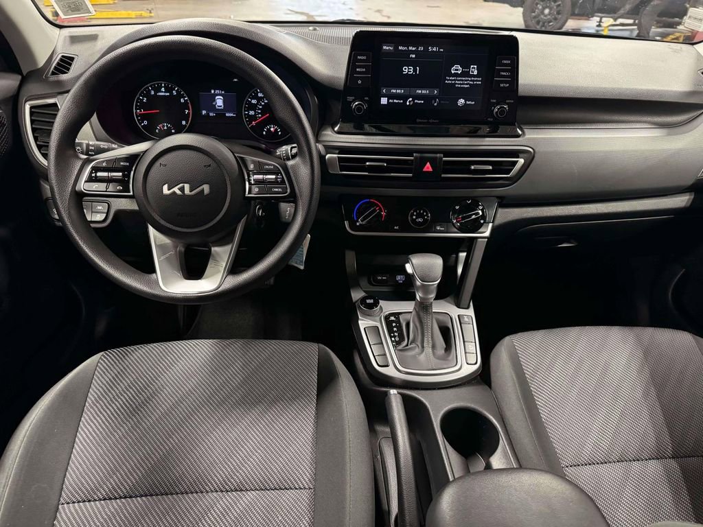 Used 2023 Kia Seltos LX image 16