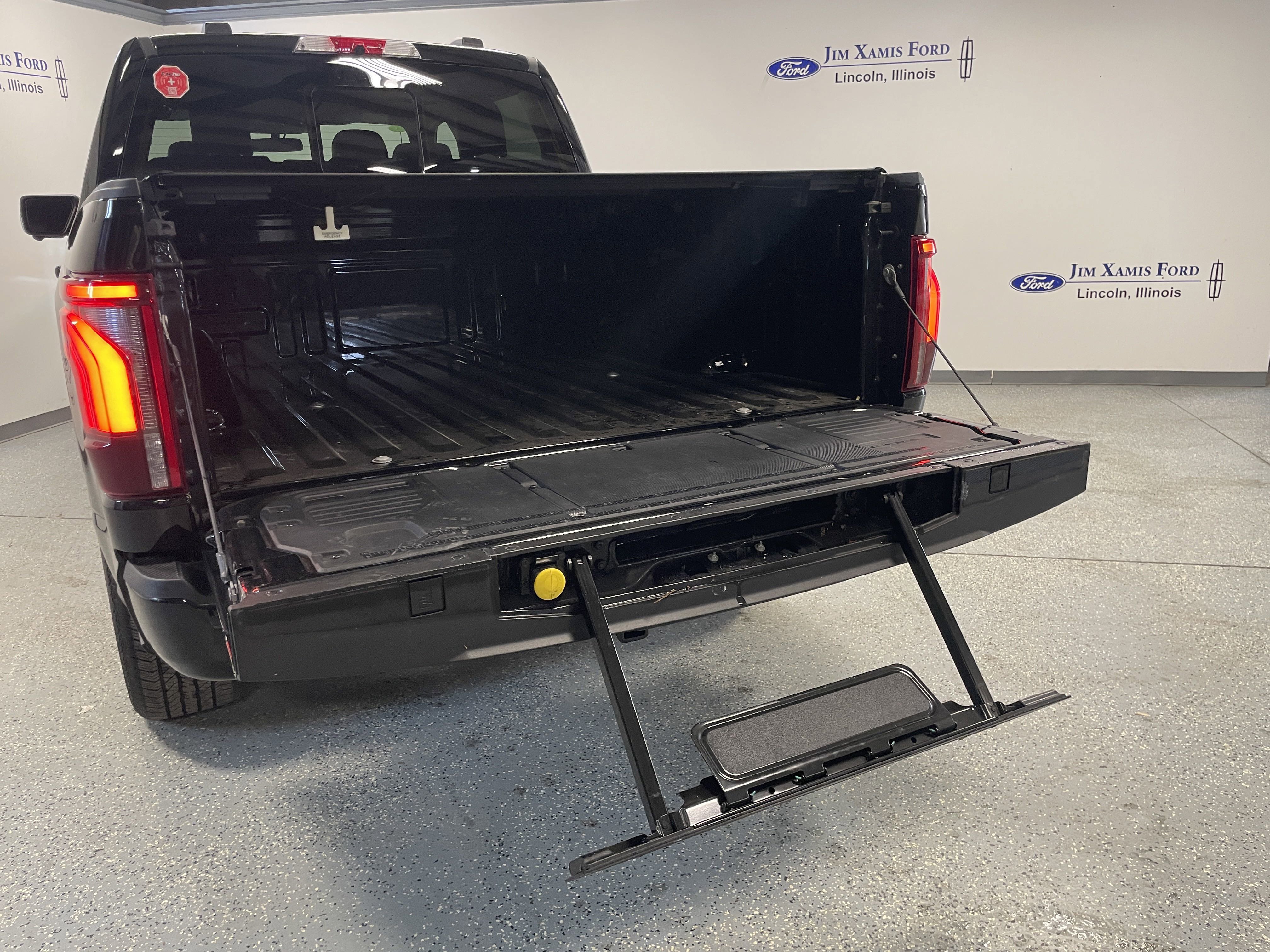 Used 2024 Ford F150 Platinum image 31