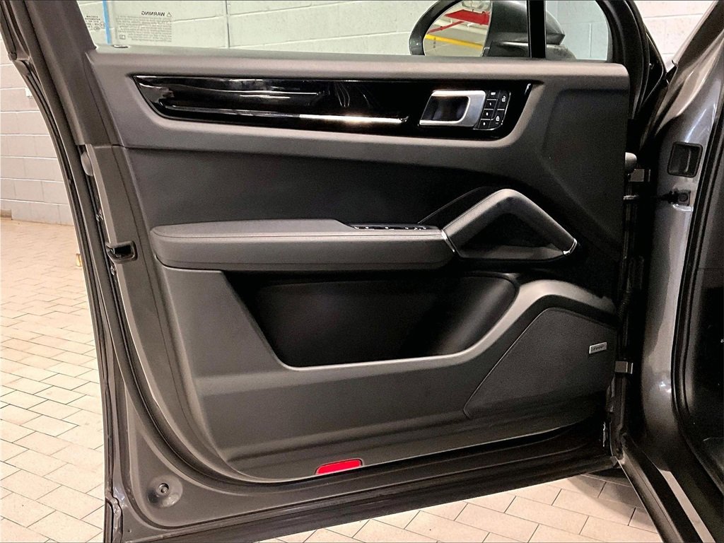 Certified 2022 Porsche Cayenne E-Hybrid image 28