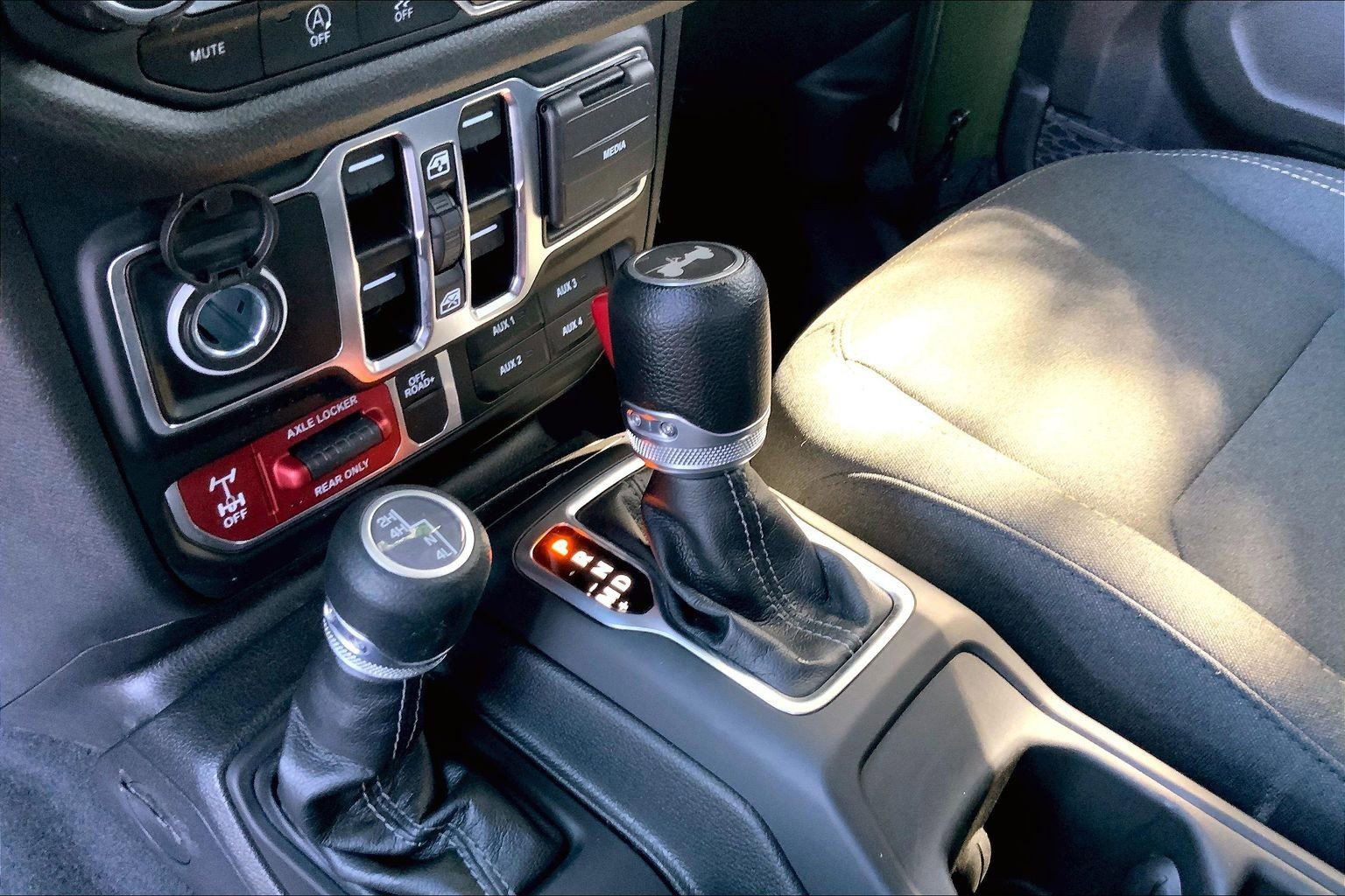 Certified 2024 Jeep Wrangler Willys image 12