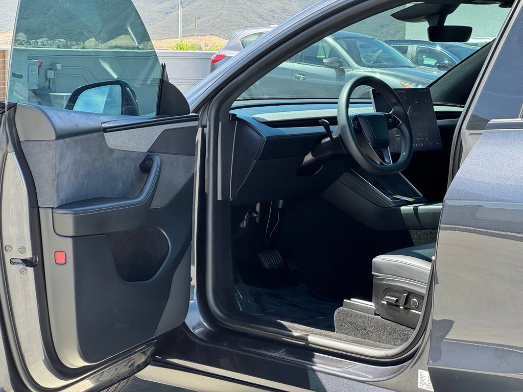 Used 2026 Tesla Model Y Long Range AWD/4WD image 21