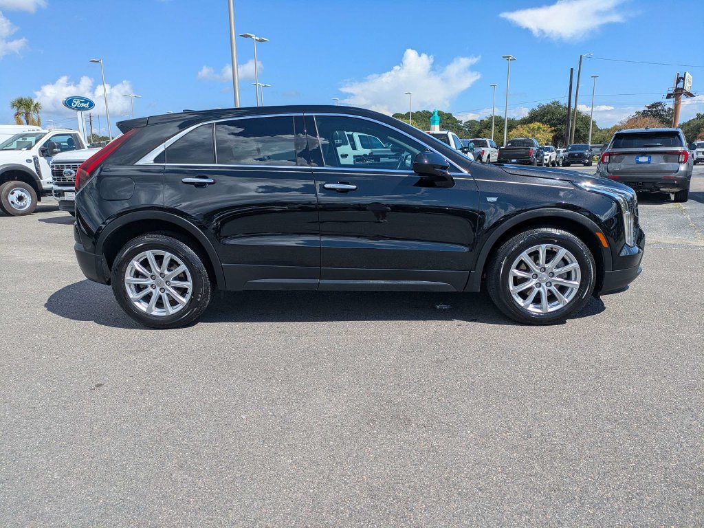 Used 2023 Cadillac XT4 Luxury FWD image 3