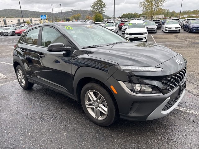 Used 2023 Hyundai Kona SE image 6
