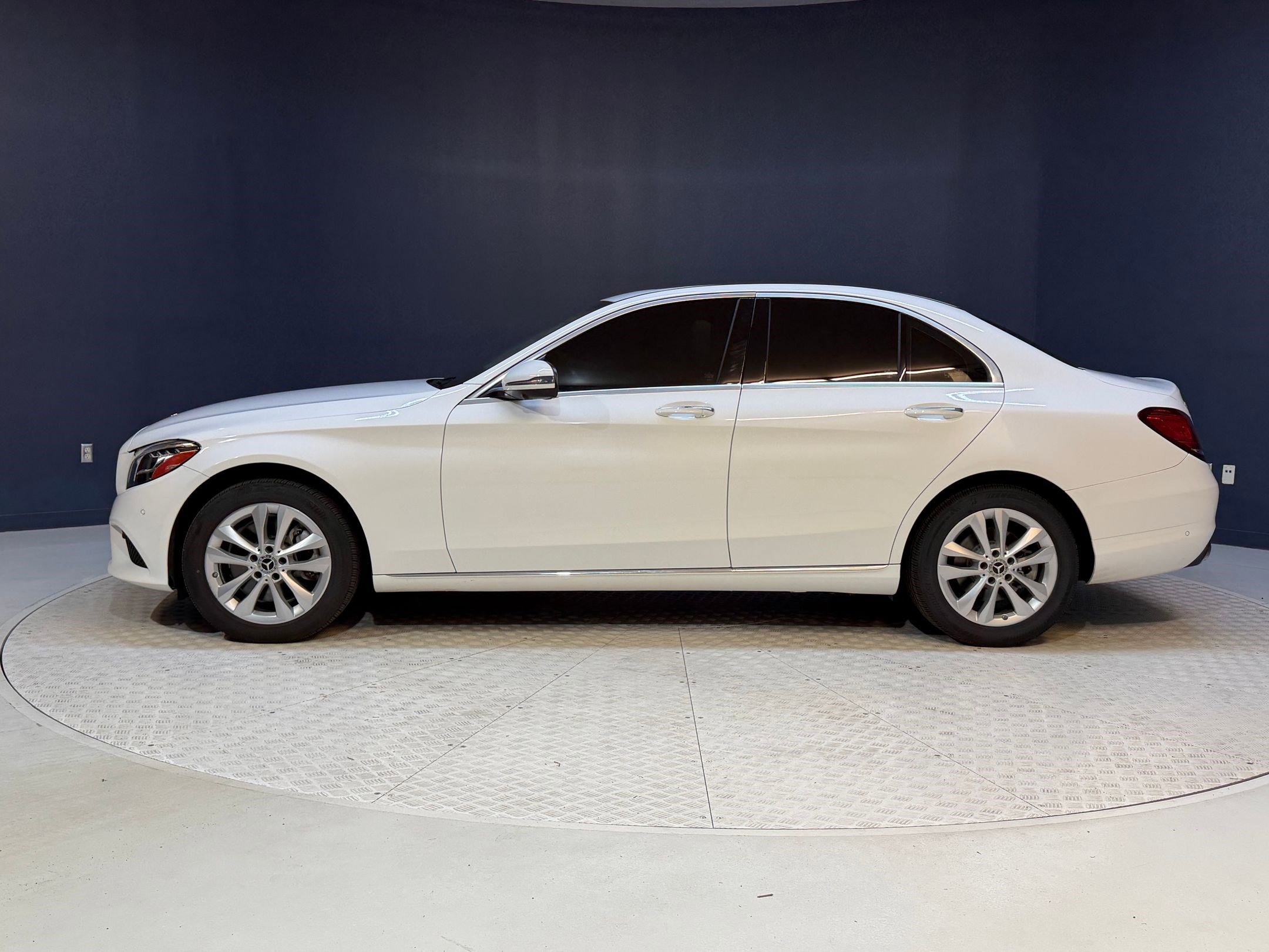 Used 2019 Mercedes-Benz C 300 4MATIC Sedan image 2