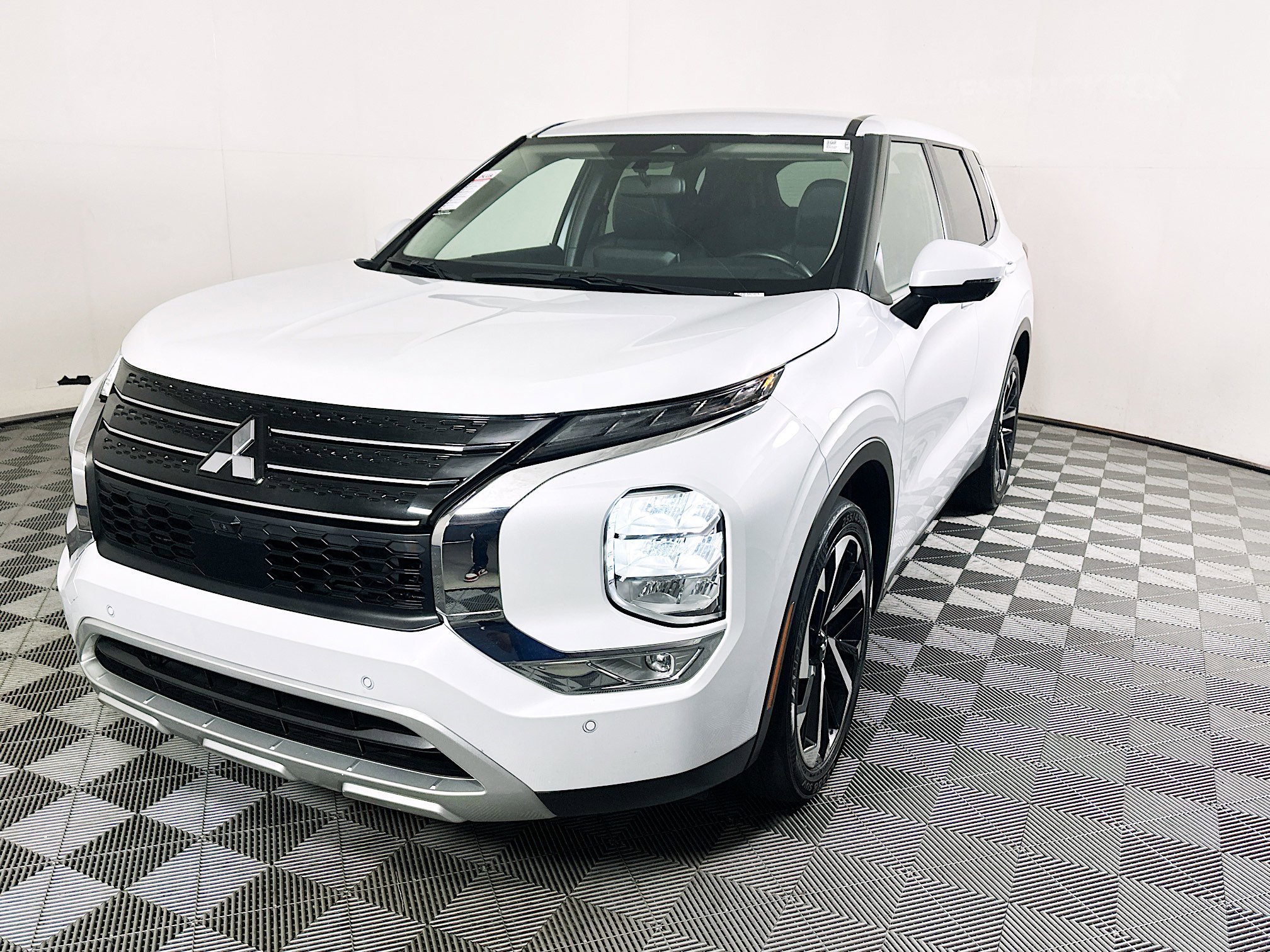 Used 2024 Mitsubishi Outlander SE FWD image 7