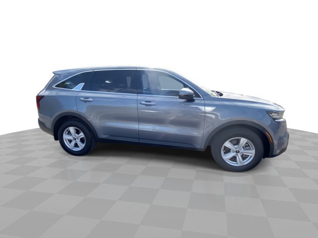 Used 2023 Kia Sorento LX FWD image 3