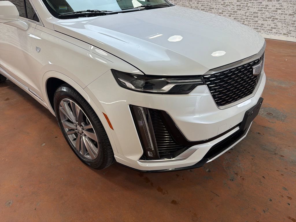 Used 2022 Cadillac XT6 Premium Luxury FWD image 9