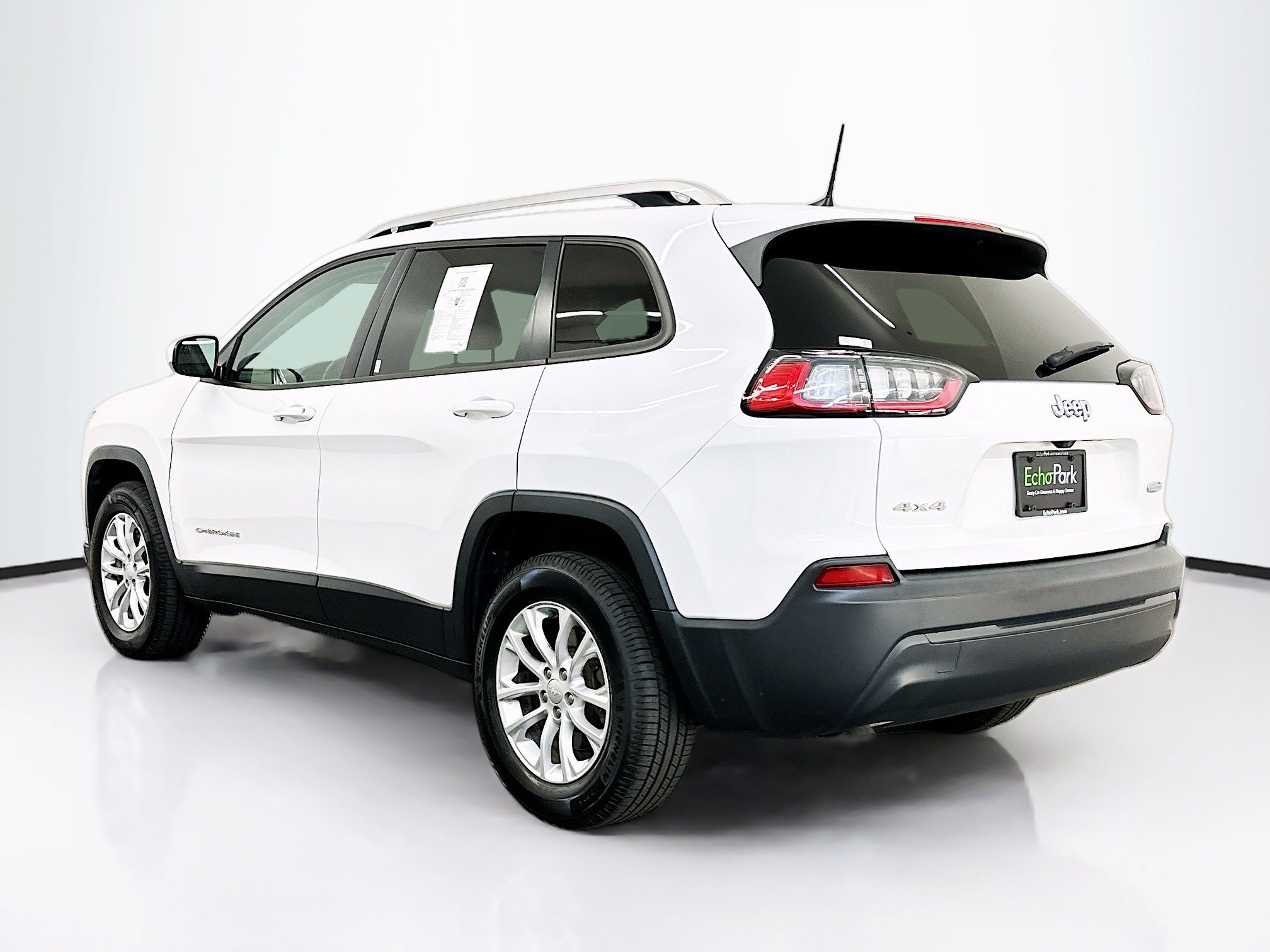 Used 2020 Jeep Cherokee Latitude w/ Cold Weather Group image 5