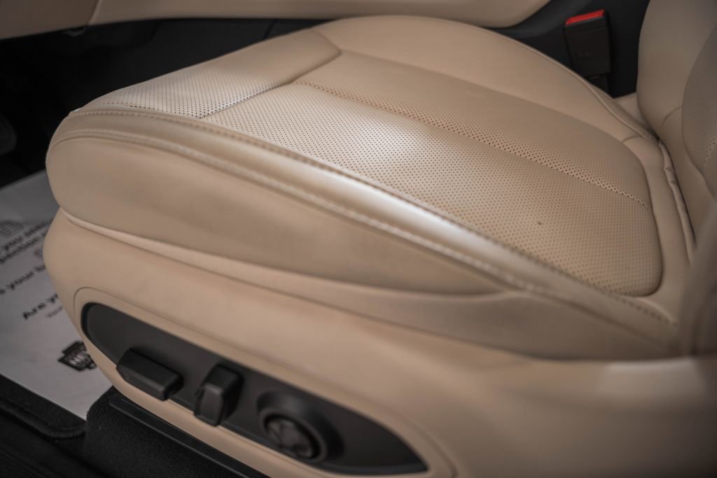 New 2025 Jeep Grand Cherokee L Limited w/ Luxury Tech Group II image 35