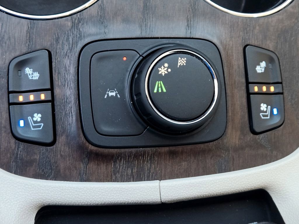 Used 2023 GMC Acadia Denali FWD image 23