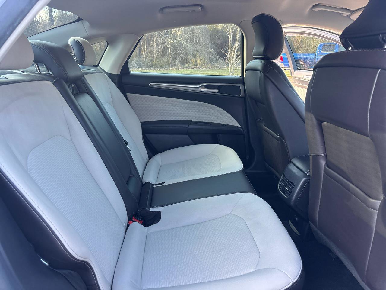 Used 2019 Ford Fusion SE w/ Equipment Group 151A image 15