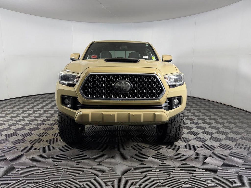 Used 2018 Toyota Tacoma TRD Sport AWD/4WD image 10