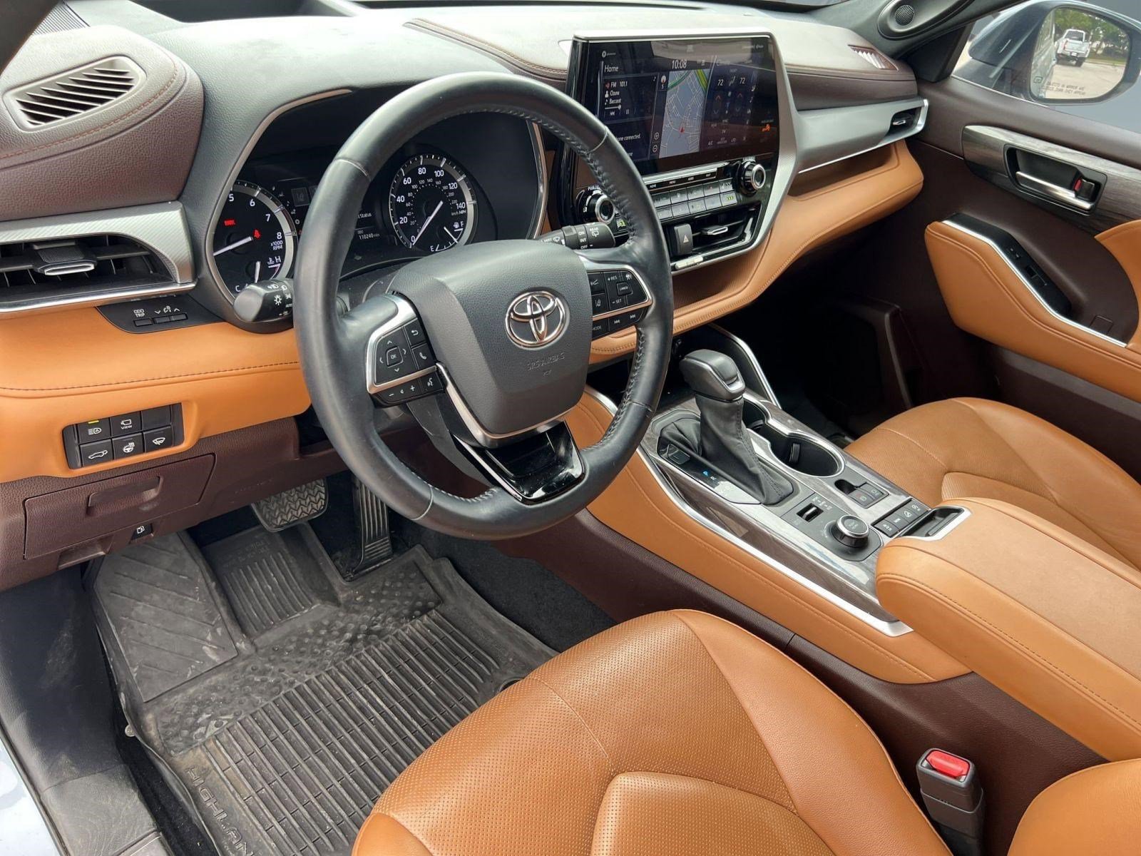 Used 2021 Toyota Highlander Platinum AWD/4WD image 4
