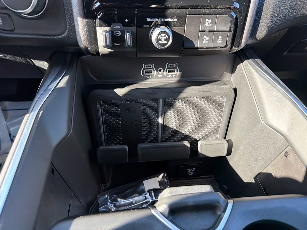 New 2026 RAM 1500 Big Horn AWD/4WD image 17