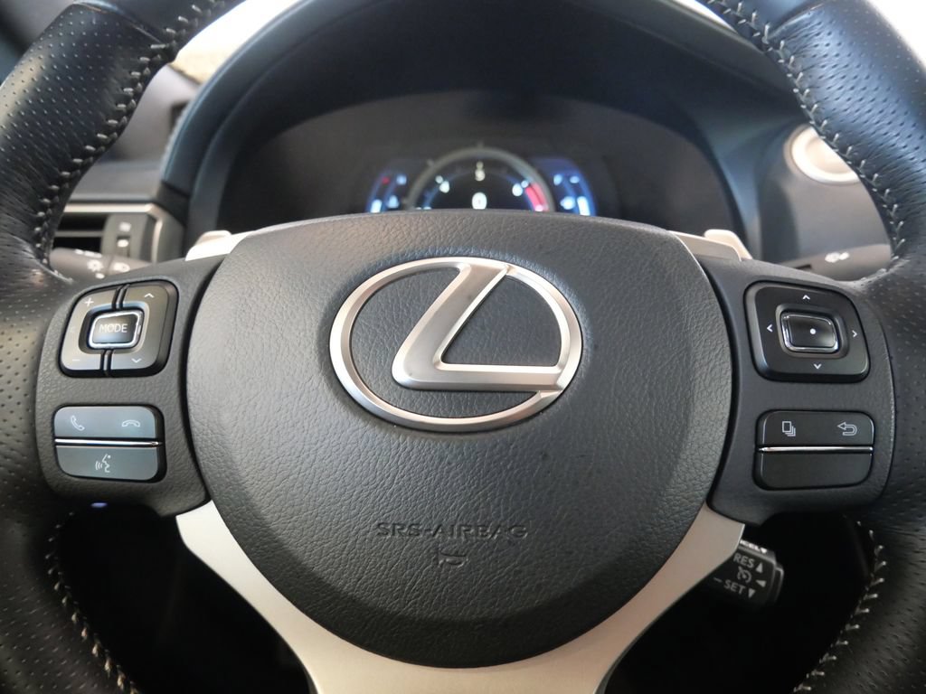Used 2017 Lexus RC 200t F Sport RWD image 18
