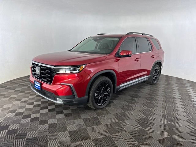 Certified 2025 Honda Pilot Touring image 4