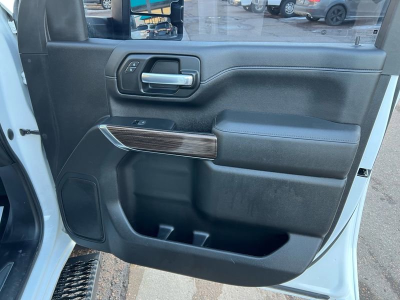 Used 2020 Chevrolet Silverado 2500 LT w/ Convenience Package image 9