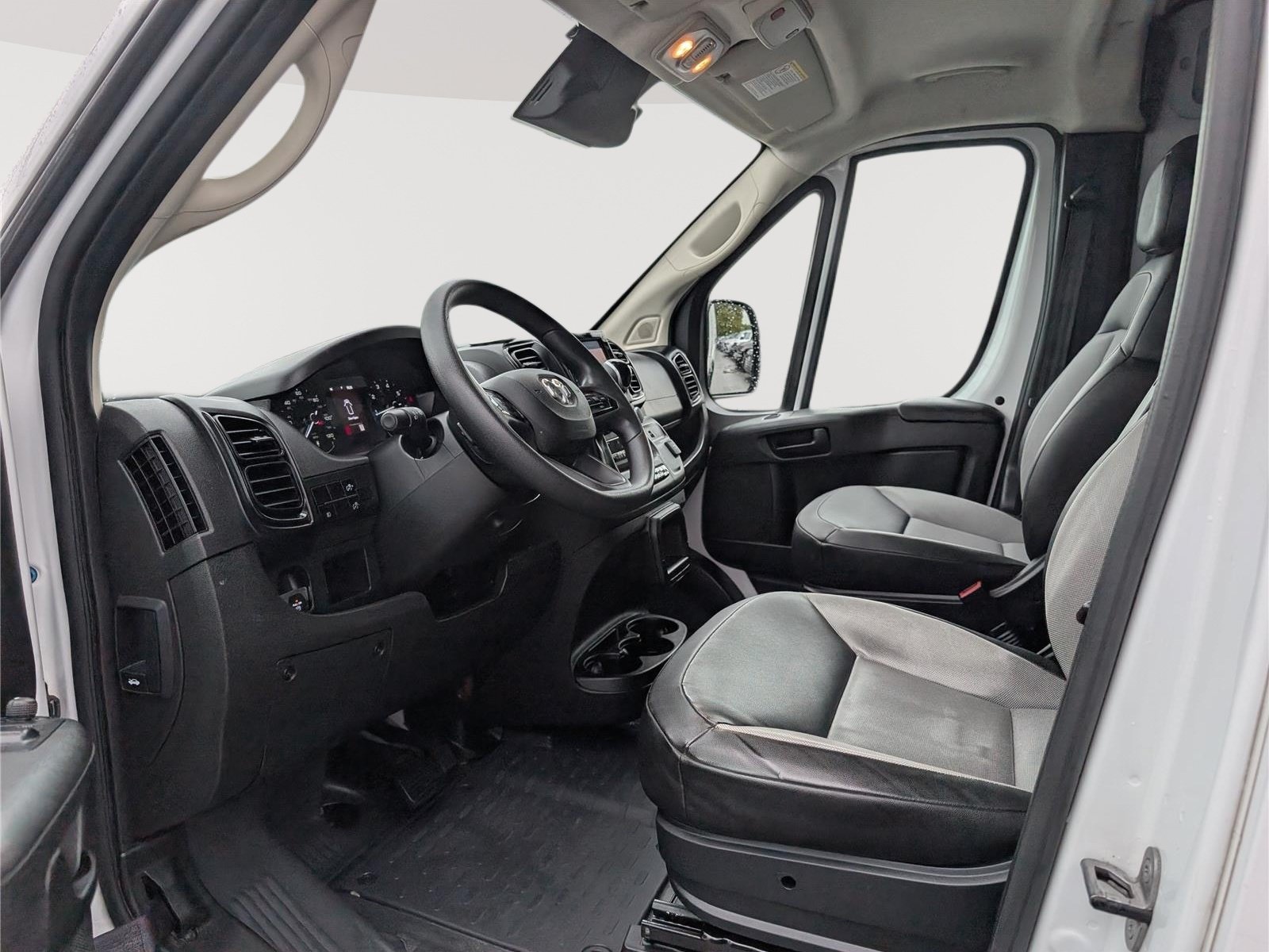 Used 2024 RAM ProMaster 2500 w/ Convenience Group FWD image 16