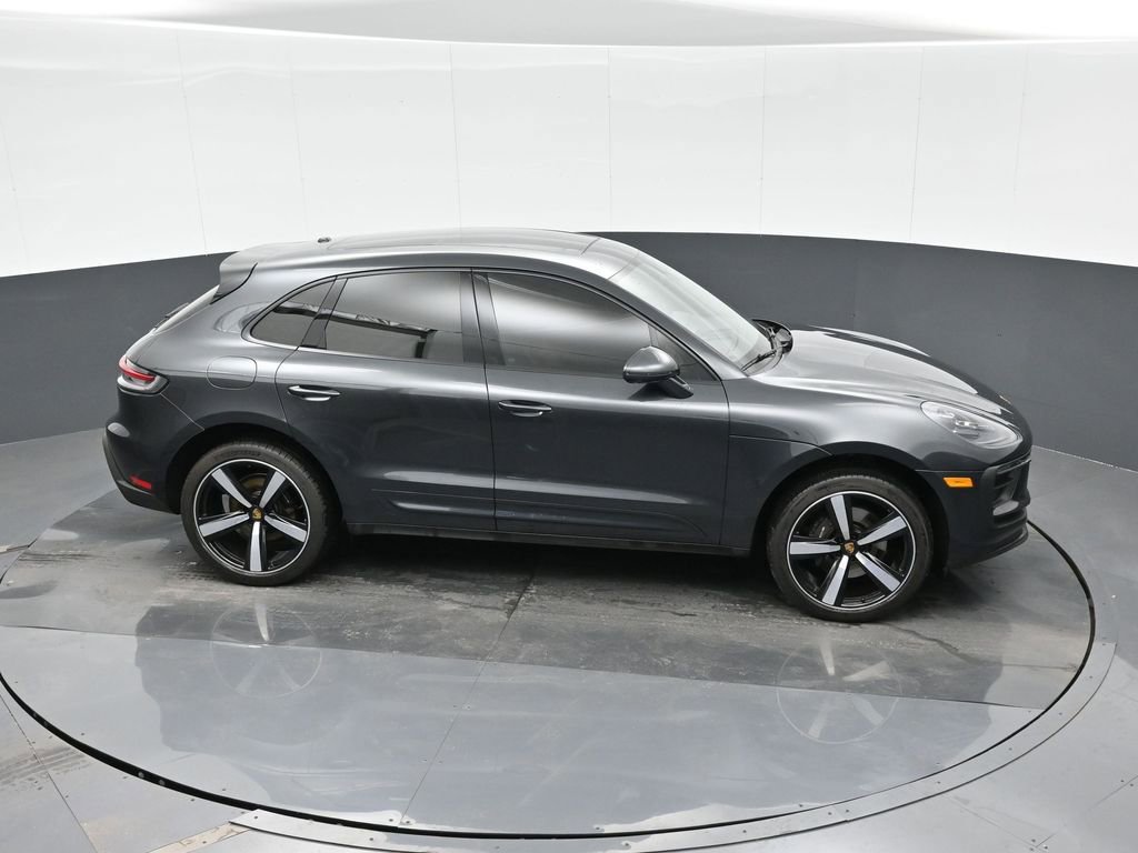 Certified 2023 Porsche Macan image 31