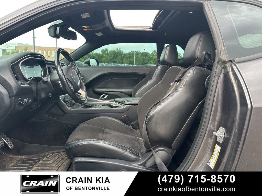 Used 2018 Dodge Challenger R/T Scat Pack w/ Leather Interior Group RWD image 3