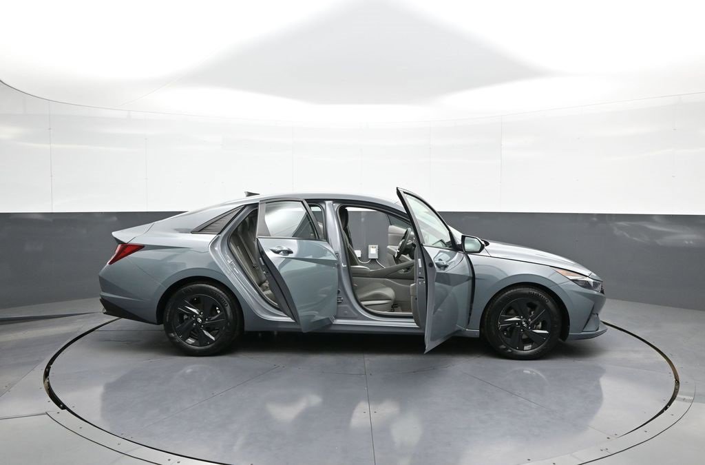 Certified 2022 Hyundai Elantra SEL w/ Cargo Package image 41