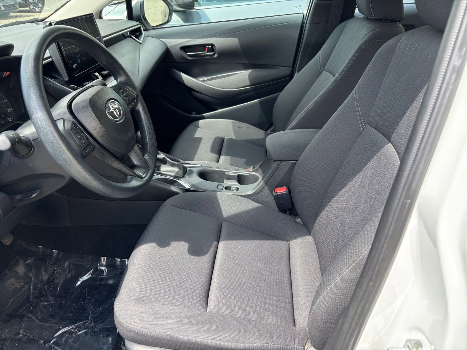 Used 2025 Toyota Corolla LE FWD image 24