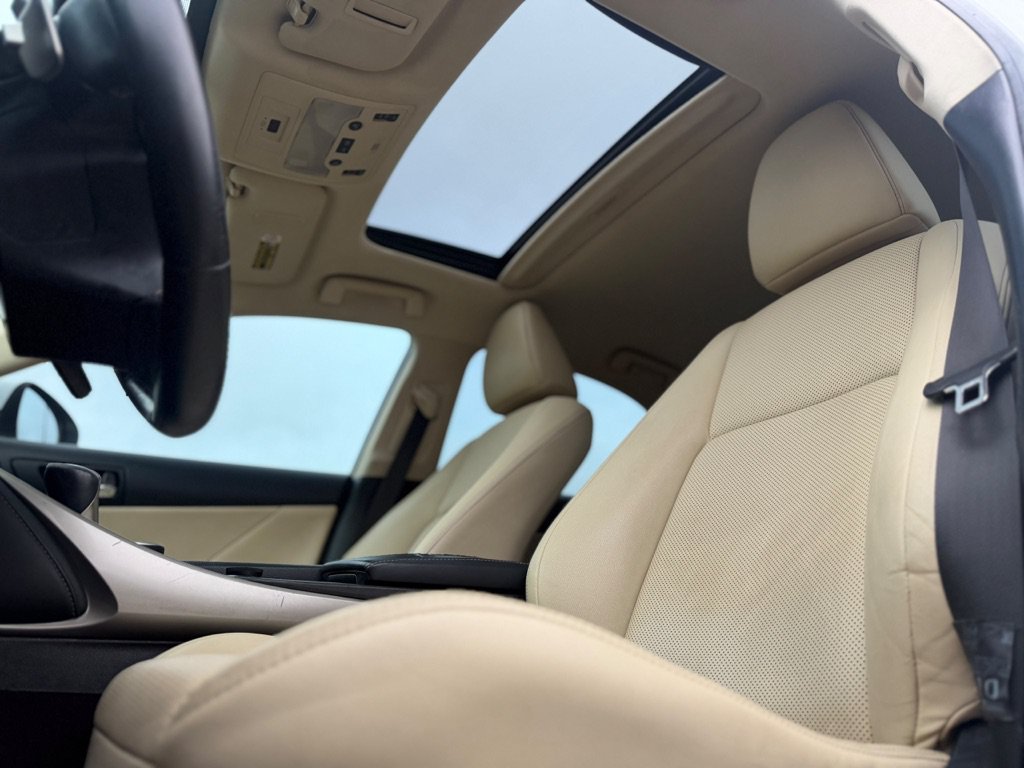 Used 2015 Lexus IS 250 RWD image 12