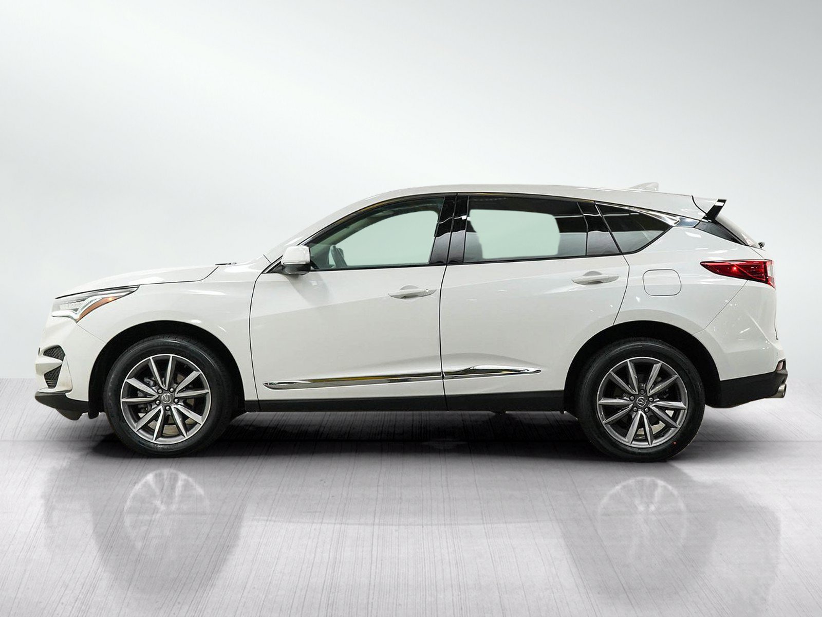 Used 2021 Acura RDX w/ Technology Package AWD/4WD image 2
