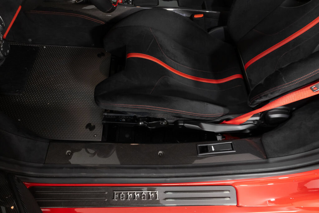 Used 2020 Ferrari 488 Pista Coupe RWD image 34