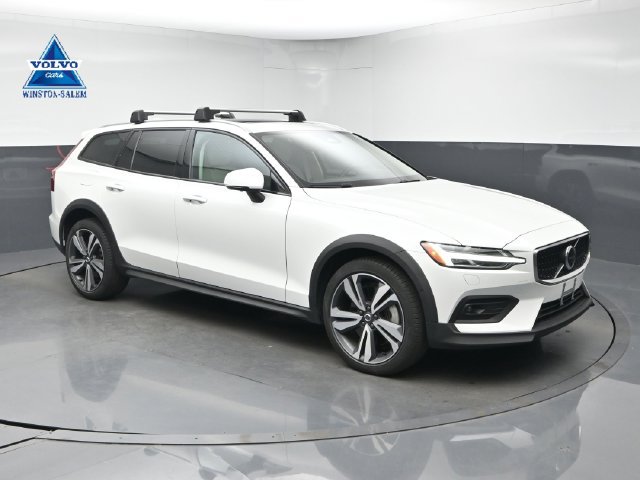 Used 2024 Volvo V60 B5 Cross Country Plus w/ Protection Package Premier AWD/4WD image 1
