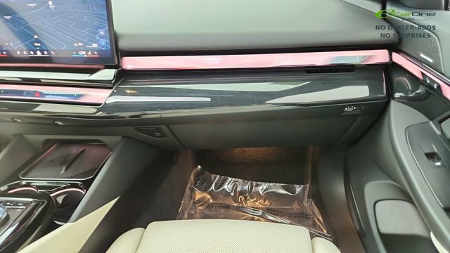 Used 2025 BMW i5 xDrive40 w/ Premium Package image 36