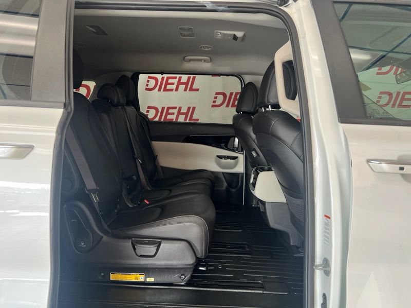 Certified 2023 Kia Carnival EX FWD image 11