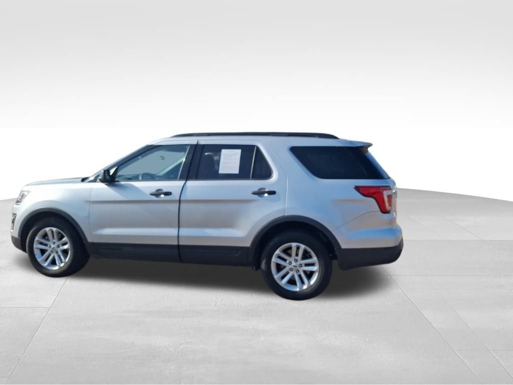 Used 2017 Ford Explorer Base image 10
