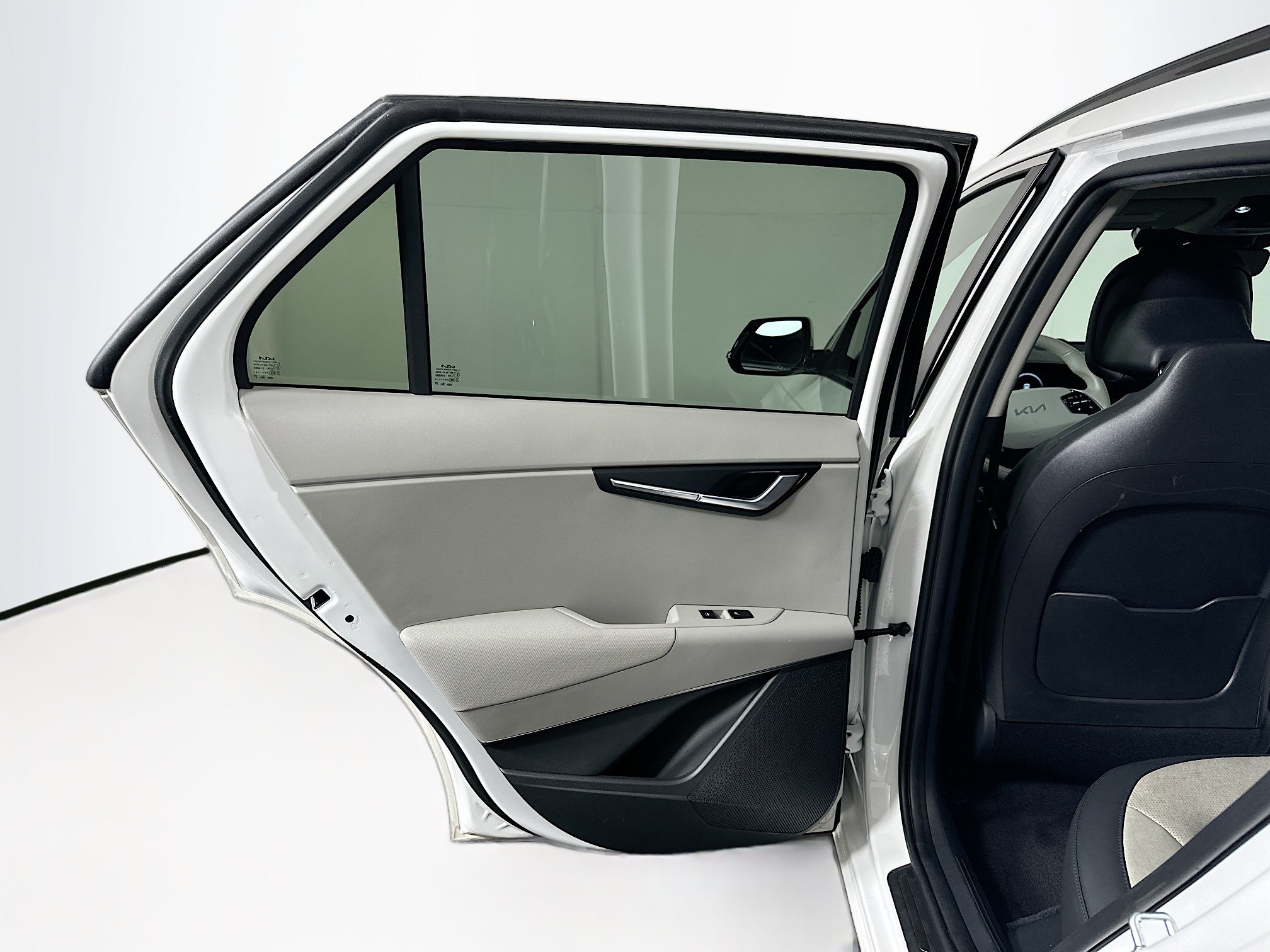 Used 2023 Kia Niro Wave w/ Wave Preserve Package FWD image 27