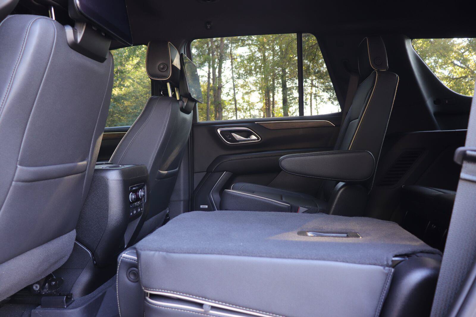 Used 2024 Chevrolet Tahoe Premier w/ Advanced Technology Package AWD/4WD image 13