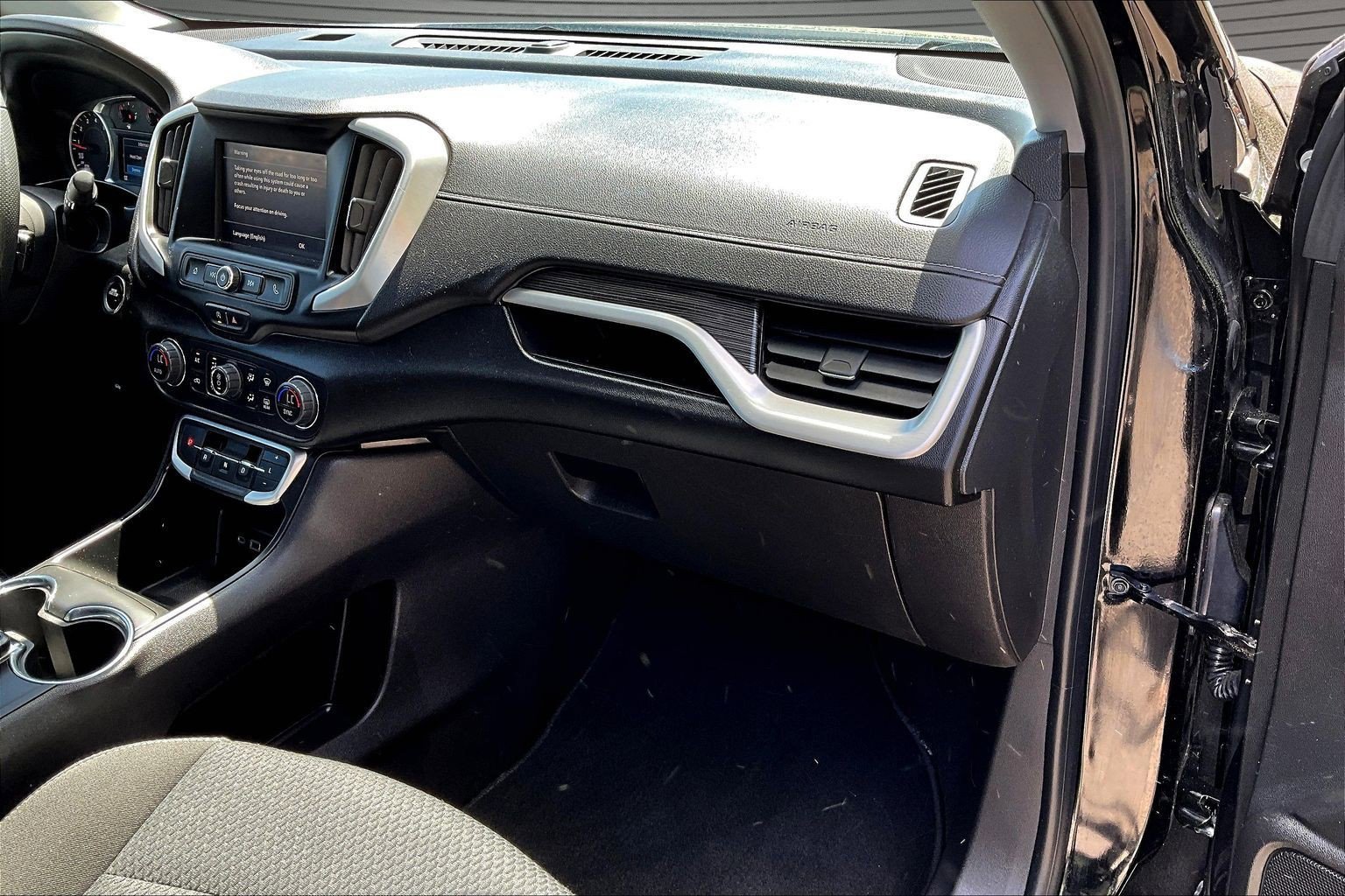 Used 2024 GMC Terrain SLE w/ Driver Convenience Package AWD/4WD image 18