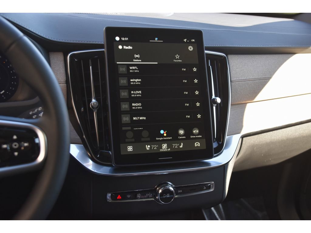 New 2026 Volvo XC90 B6 Plus w/ Protection Package Premier image 20