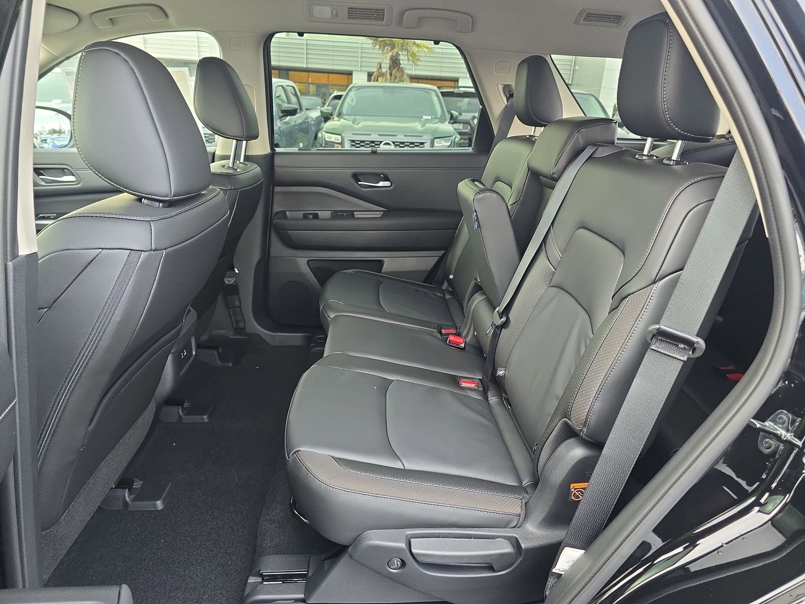 New 2025 Nissan Pathfinder SL image 23