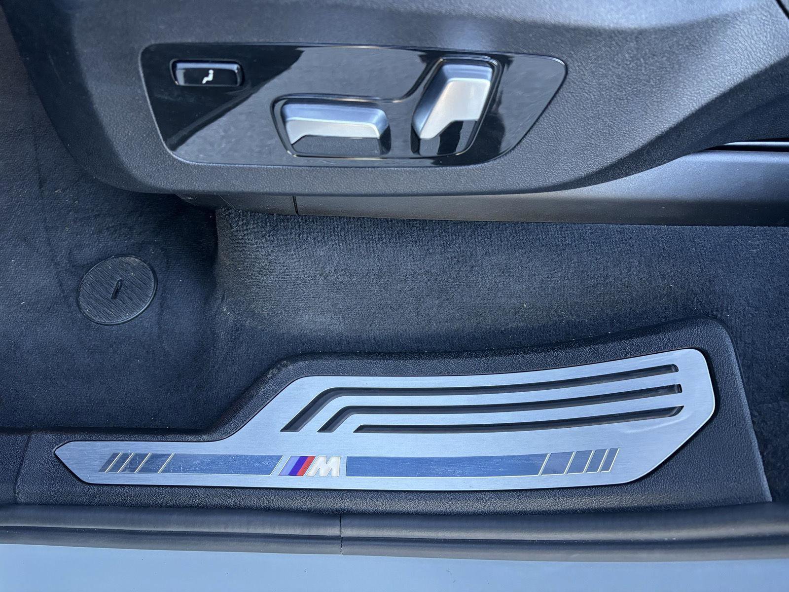 Used 2023 BMW X7 M60i w/ Executive Package image 37