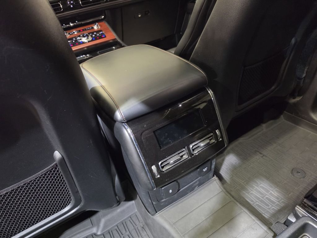 Used 2022 Lincoln Aviator Reserve w/ Equipment Group 201A AWD/4WD image 23